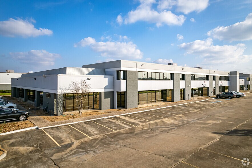 More Photos Of 8901-8933 Interchange Dr, Houston Unknown For Lease