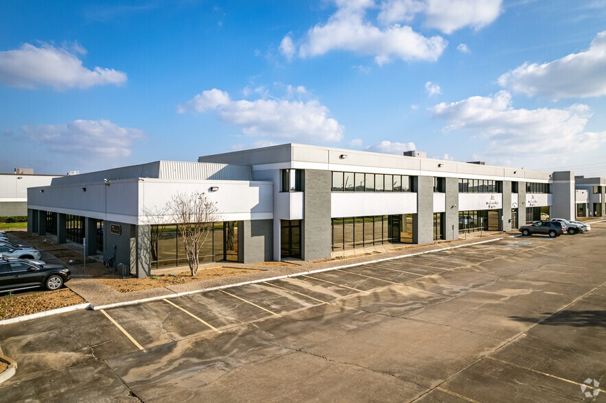 More Photos Of 8901-8933 Interchange Dr, Houston Unknown For Lease
