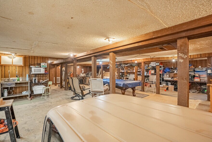 More Photos Of 8 Sunset Hills Ct, Sunrise Beach Storefront For Sale