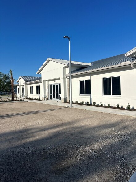 More Photos Of 11118 Corridor Pl, Bradenton Office For Sale