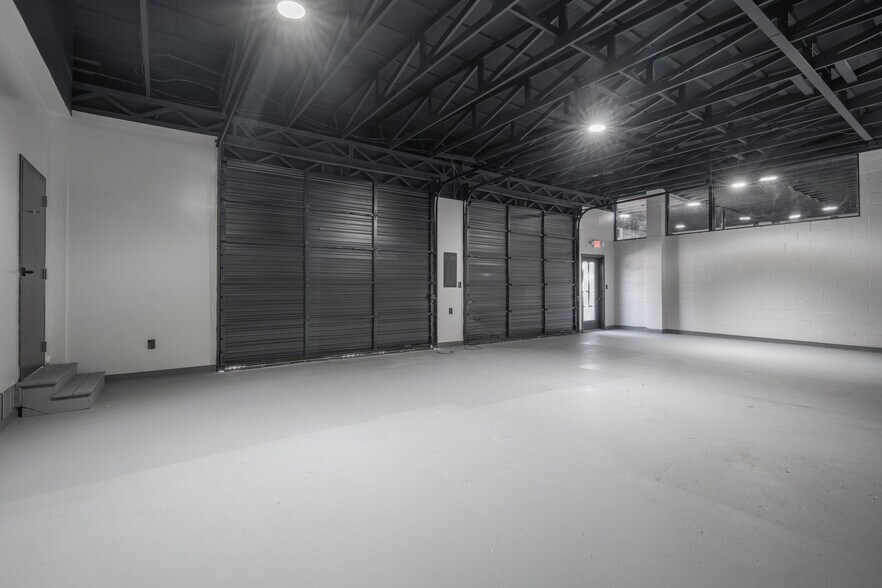 More Photos Of 540 E Church St, Jasper Auto Repair For Sale