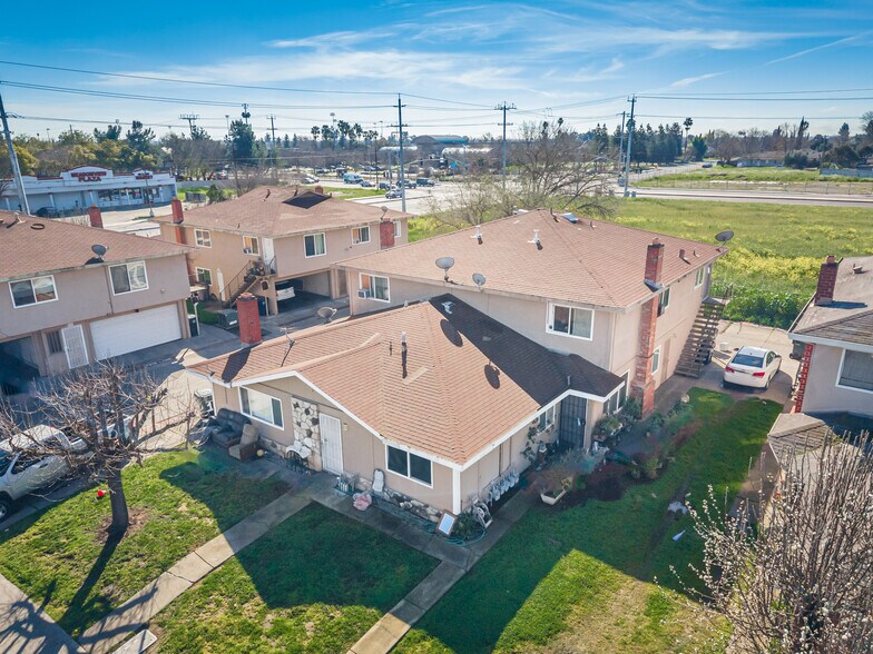 More Photos Of 10 Nedra Ct, Sacramento Apartments For Sale