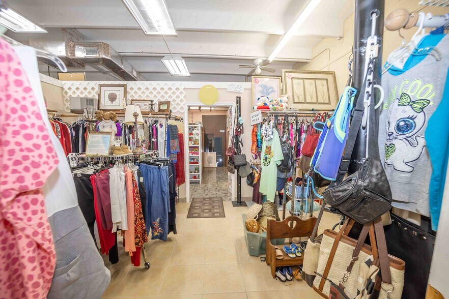 More Photos Of 619 N Dixie Ave, Fruitland Park General Retail For Sale