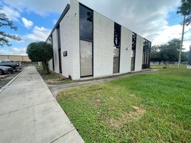 More Photos Of 10480 Grant Rd, Houston Loft Creative Space For Lease