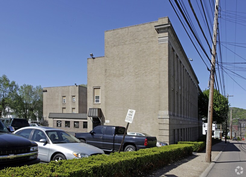 More Photos Of 1123 Vance Ave, Coraopolis Apartments For Lease