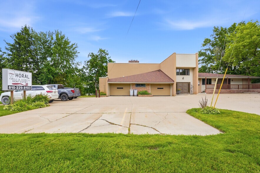 More Photos Of 11032 Grand River Rd, Brighton Office Residential For Sale