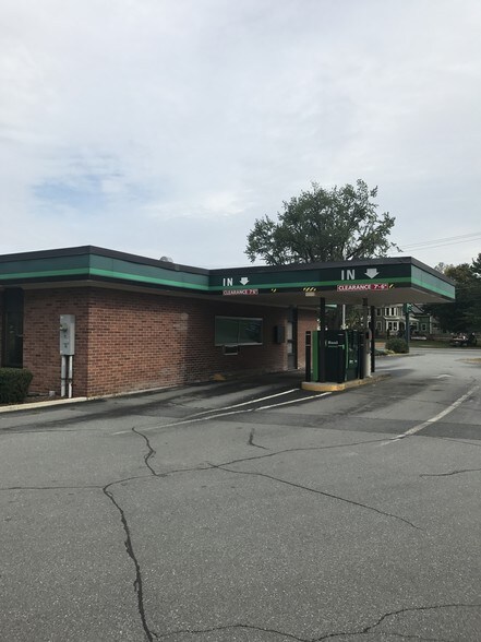 More Photos Of 942 Putney Rd, Brattleboro Bank For Sale