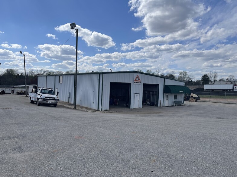 Primary Photo Of 391 Leonard Rd, Greer Truck Terminal For Lease