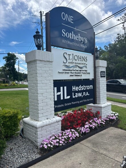 More Photos Of 5233 San Jose Blvd, Jacksonville Office Residential For Lease