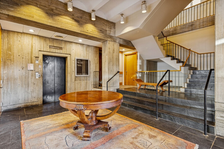 More Photos Of 916 Bay St, Beaufort Office For Sale