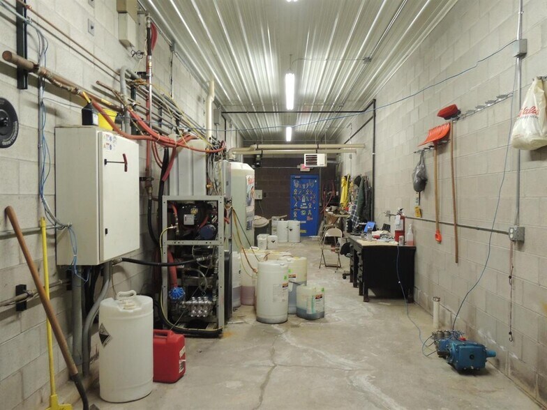 More Photos Of 375 S Main St, Clintonville Specialty For Sale