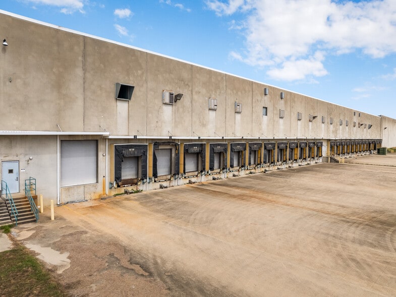 More Photos Of 1 King Timahoe Dr, Vidalia Industrial For Sale