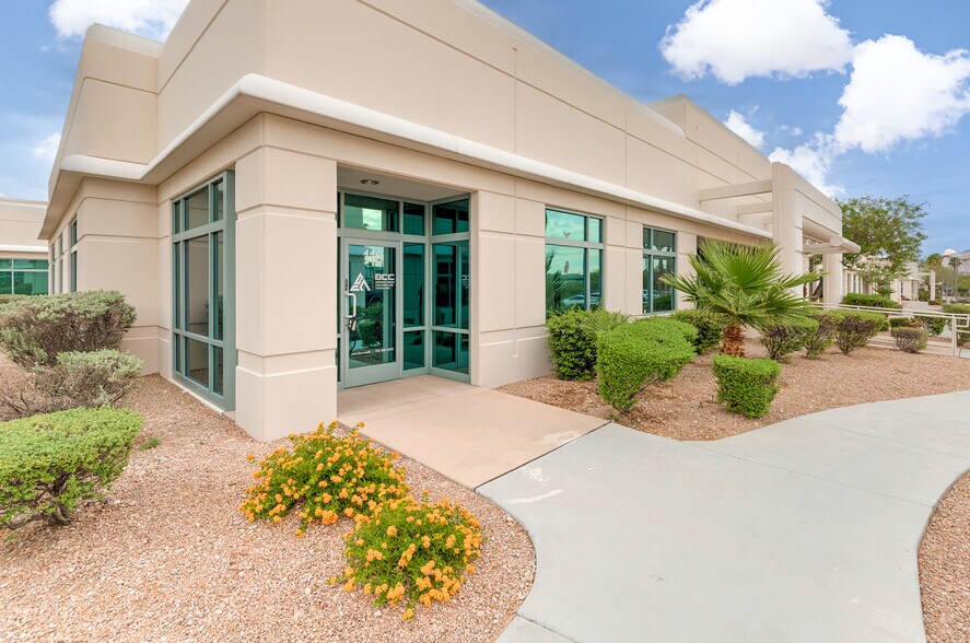 More Photos Of 7371 Prairie Falcon Rd, Las Vegas Office For Sale