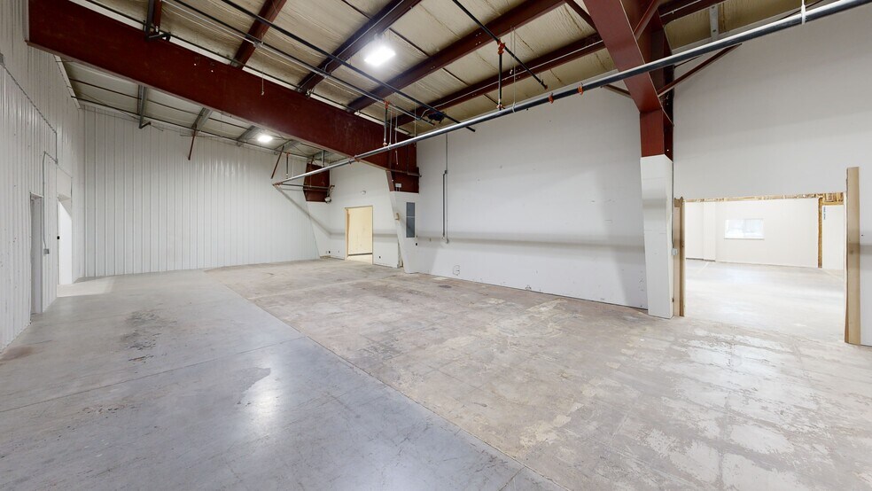 More Photos Of 500 Moasis Dr, Little Chute Light Manufacturing For Lease