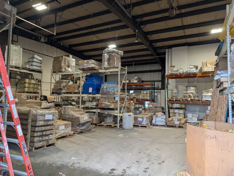 More Photos Of 237 River Rd, Uxbridge Warehouse For Lease