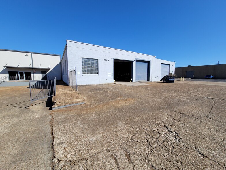 More Photos Of 3523 Lamar Ave, Memphis Office For Lease