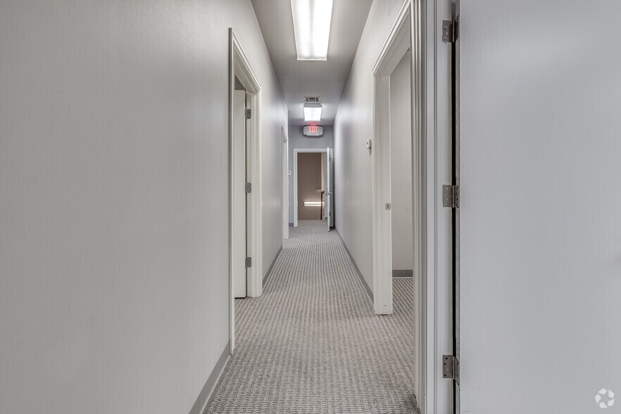 More Photos Of 12133 S Yukon Ave, Glenpool Office For Sale