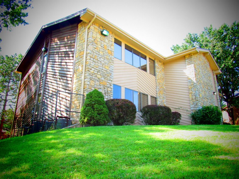 More Photos Of 4228 S Hocker Dr, Independence Office For Sale