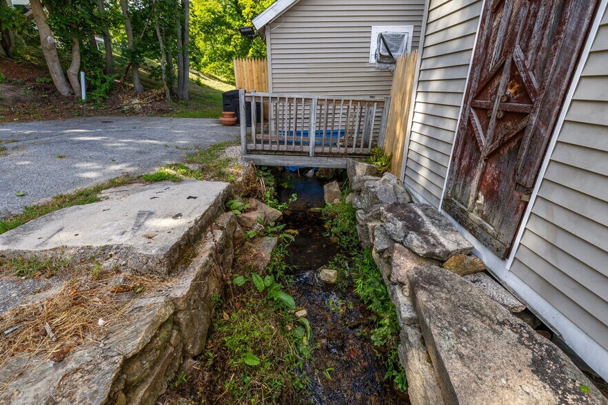 More Photos Of 1 Spring St, Hope Valley Restaurant For Sale