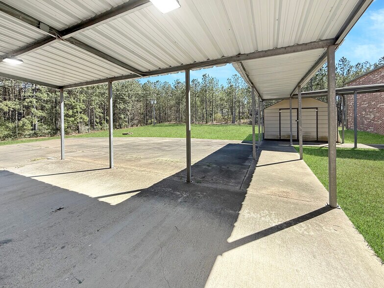 More Photos Of 1578 Hammond st, Hornbeck Religious Facility For Sale