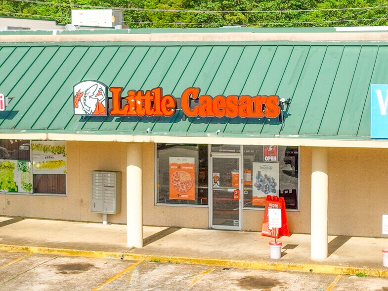 More Photos Of 1409 S Adams St, Fulton Storefront For Lease