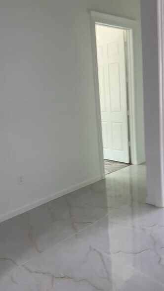 More Photos Of 703 E Oates Rd, Garland Unknown For Lease