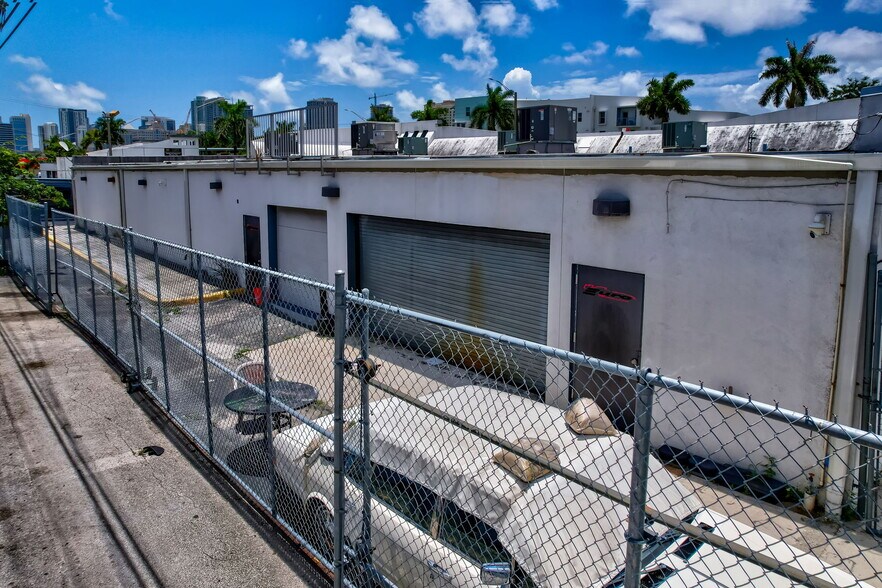 More Photos Of 925 W Broward Blvd, Fort Lauderdale Auto Dealership For Lease