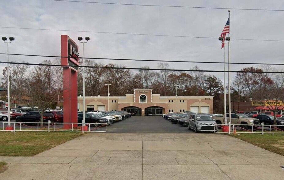 Primary Photo Of 6625 E Independence Blvd, Charlotte Showroom For Sale