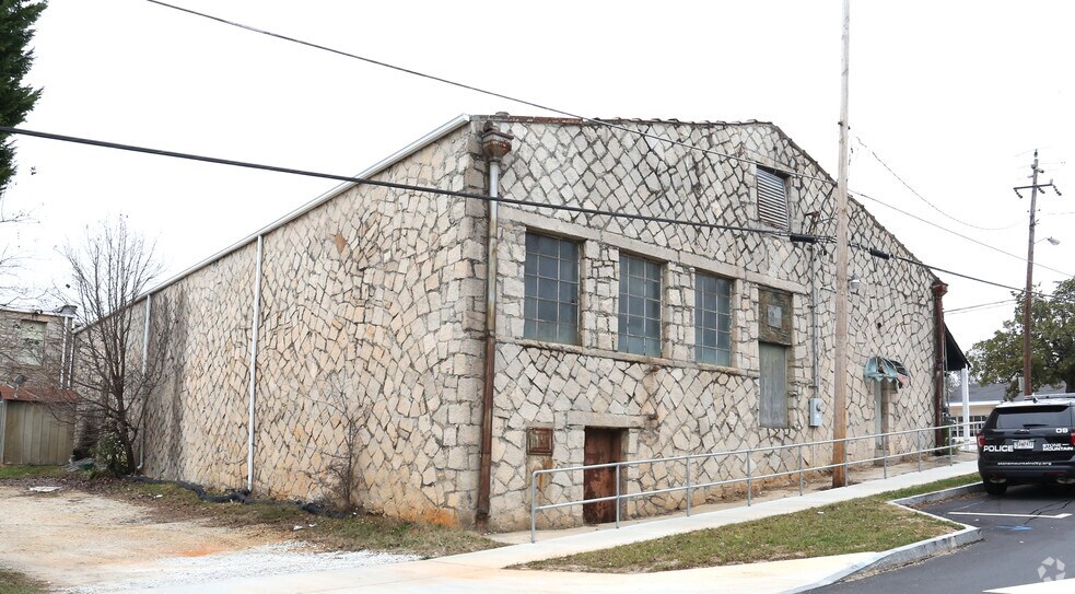 More Photos Of 5367 E Mountain St, Stone Mountain Freestanding For Lease