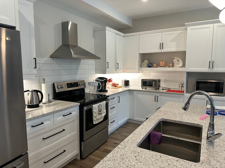 More Photos Of 1115 Millwood Av, Brockville Apartments For Sale