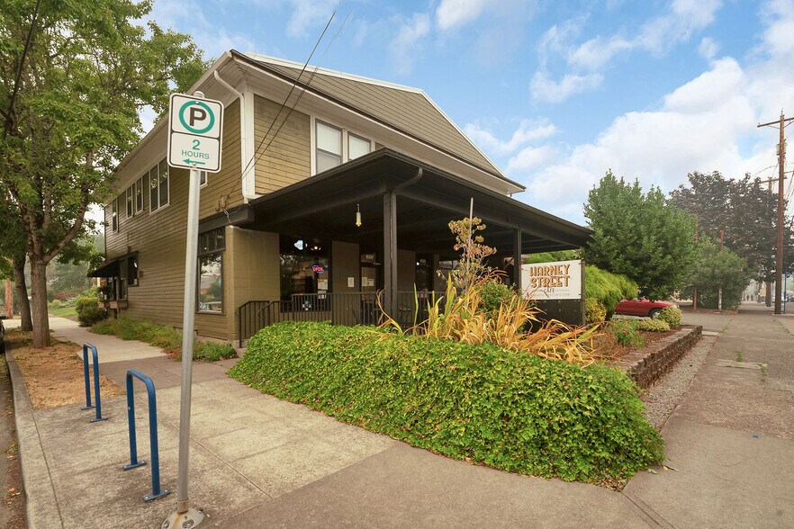 More Photos Of 8325-8337 SE 17th Ave, Portland Freestanding For Sale