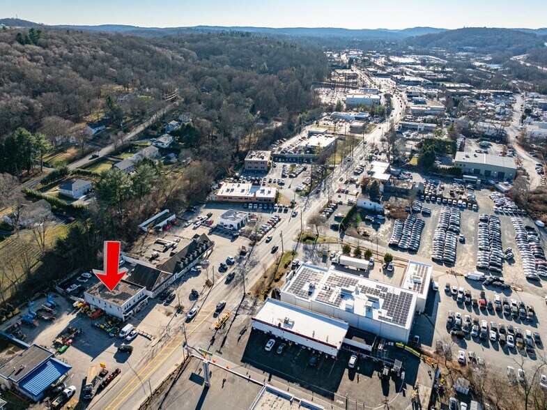 More Photos Of 524-526 Bedford Rd, Bedford Hills General Retail For Sale
