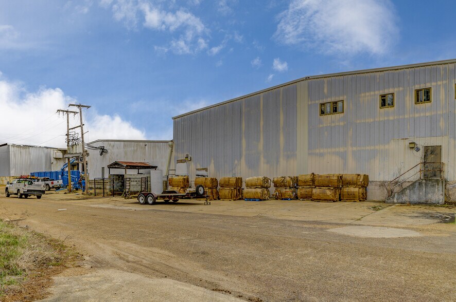 More Photos Of 4639 Medgar Evers Blvd, Jackson Manufacturing For Sale