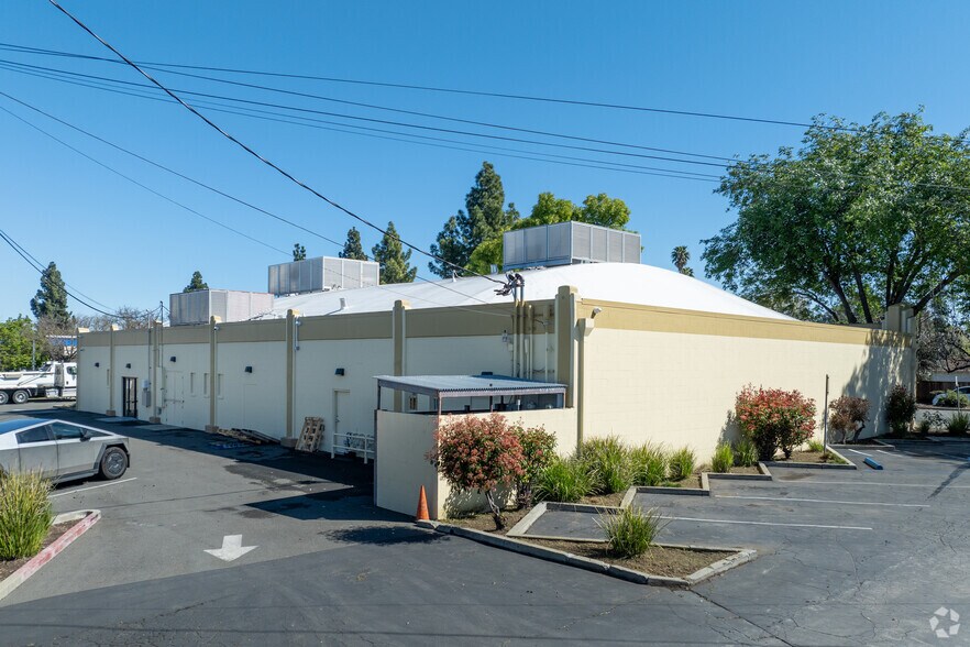 More Photos Of 1725-1745 Contra Costa Blvd, Pleasant Hill General Retail For Lease