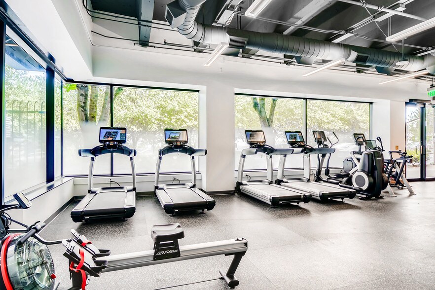 More Photos Of 1 SW Columbia St, Portland Office For Lease