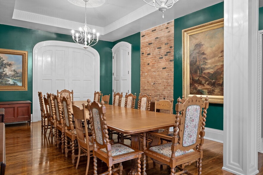 More Photos Of 403 E Adams St, Sandusky Hospitality For Sale