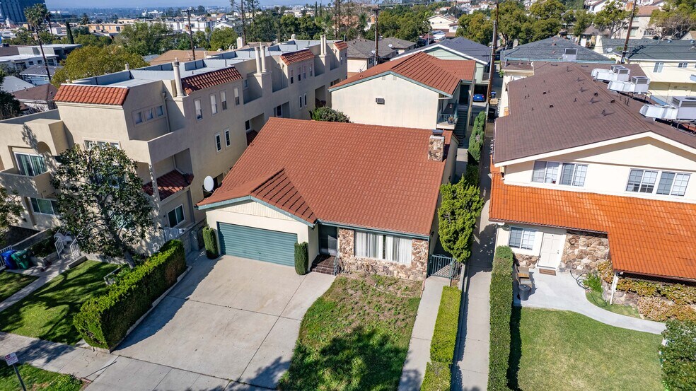 More Photos Of 723 E Tujunga Ave, Burbank Multifamily For Sale