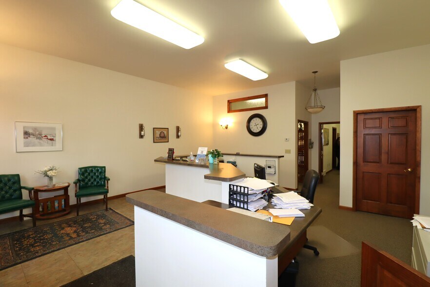 More Photos Of 404 Main St W, Ashland Office For Sale