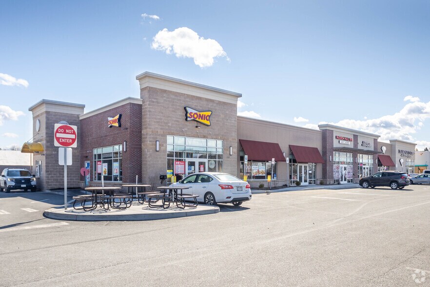 More Photos Of 351 Route 9W, Albany Storefront Retail Office For Lease