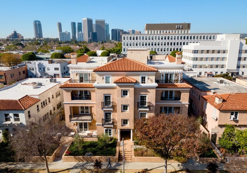 More Photos Of 313 S Reeves Dr, Beverly Hills Apartments For Sale