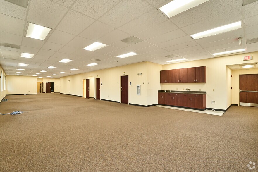 More Photos Of 1050 Key Pky, Frederick Medical For Lease