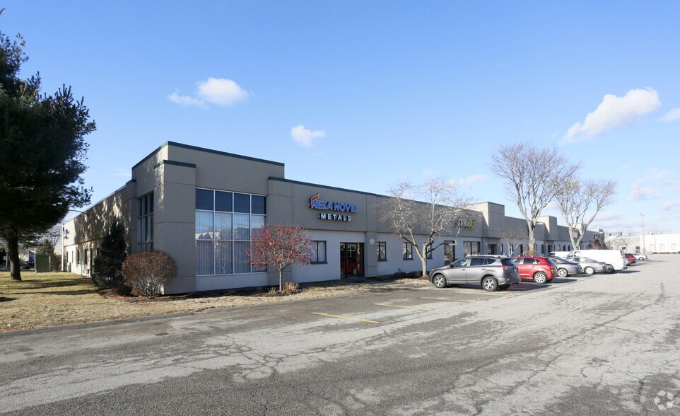 More Photos Of 150 New Boston St, Woburn Research And Development For Lease