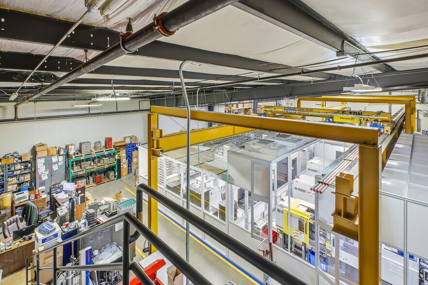 More Photos Of 315 N Park Dr, San Antonio Warehouse For Sale