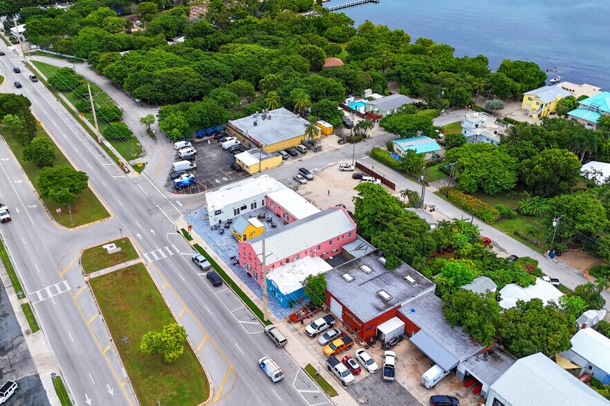 More Photos Of 91865 Overseas Hwy, Tavernier Storefront Retail Residential For Sale