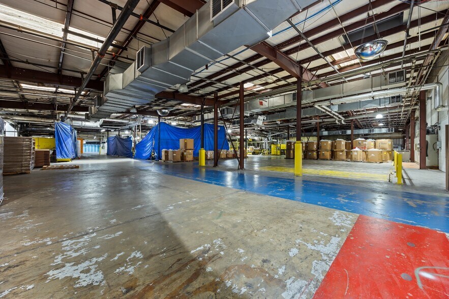 More Photos Of 2020 W Front St, Statesville Manufacturing For Lease