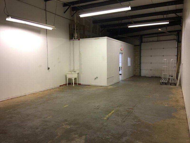 More Photos Of 800 New Brunswick Ave, Rahway Warehouse For Sale