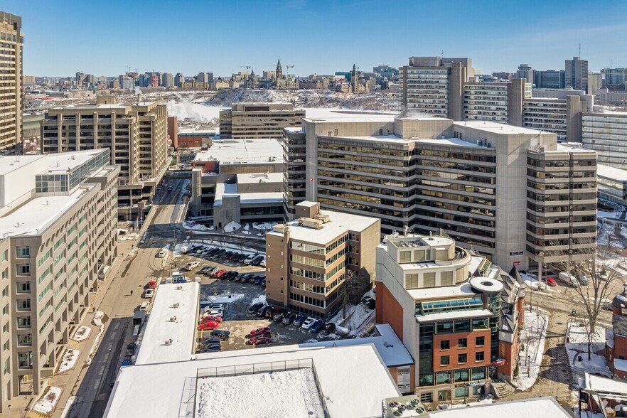More Photos Of 191 Prom Du Portage, Gatineau Office For Lease
