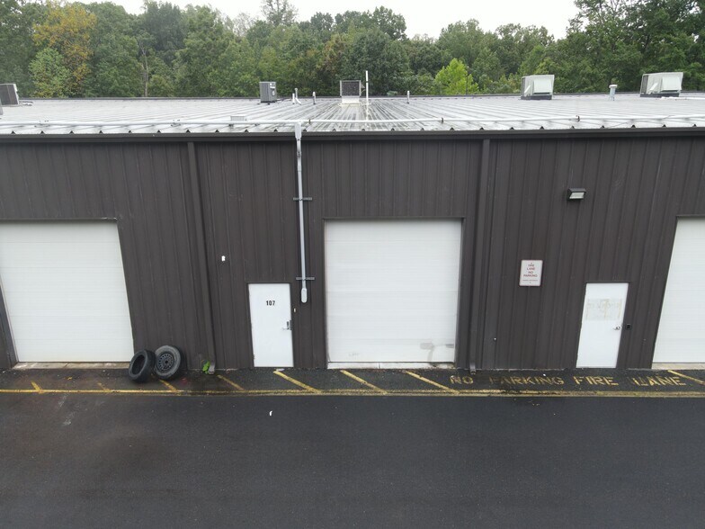 More Photos Of 3619 Richmond Hwy, Stafford Light Distribution For Lease