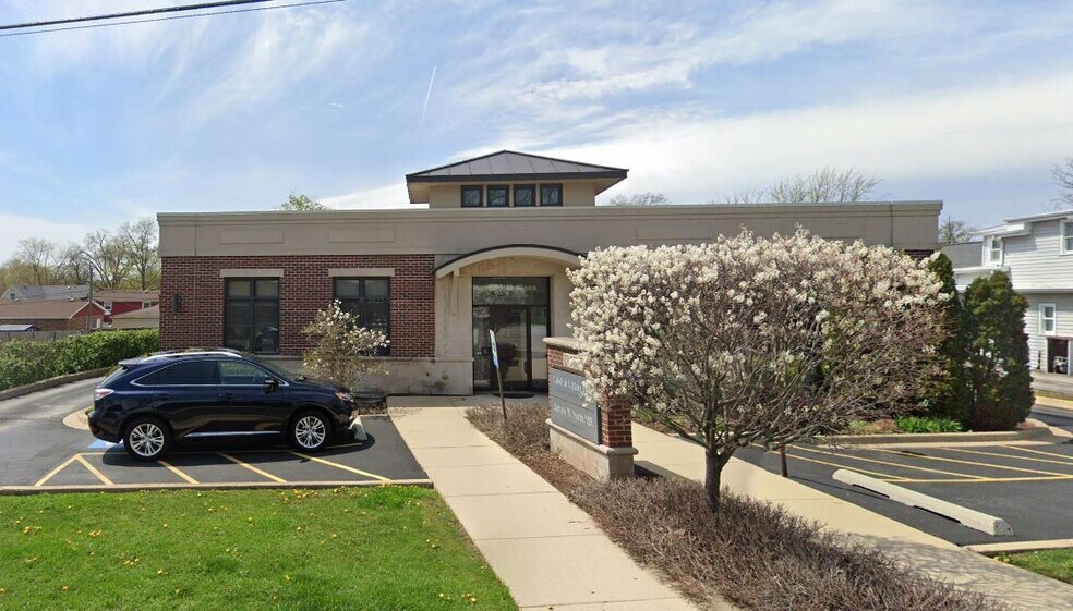 Primary Photo Of 828 N Cass Ave, Westmont Medical For Sale