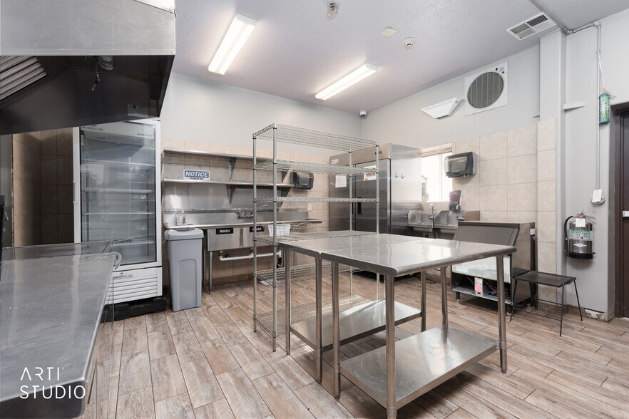 More Photos Of 3767 S Scenic Blvd, Littlefield Flex For Sale